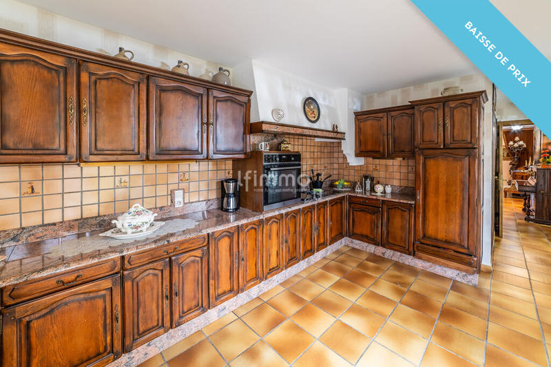 Maison - 270 m² - 5 pièces