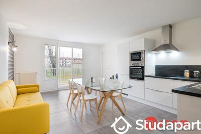 Chambre - 12 m² - 1 pièce