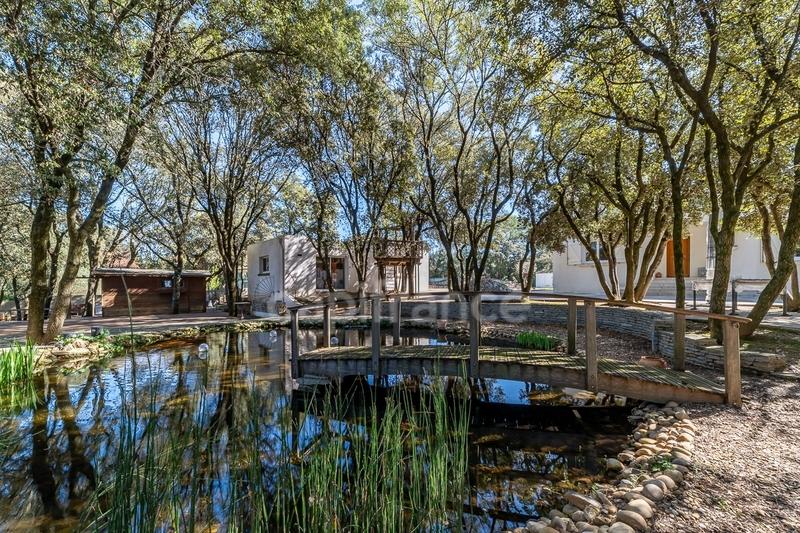 Maison - 330 m² - 9 pièces