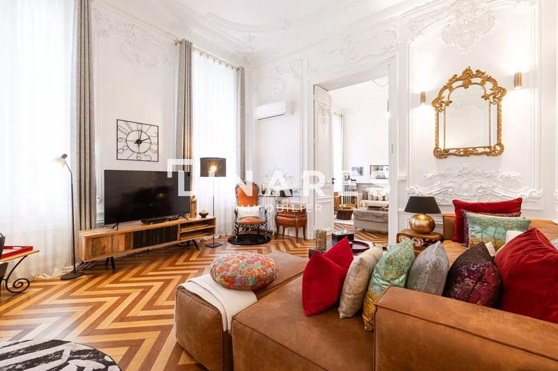 Appartement - 211 m² - 5 pièces