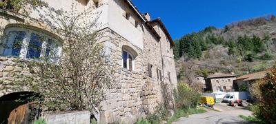 Maison - 220 m² - 7 pièces