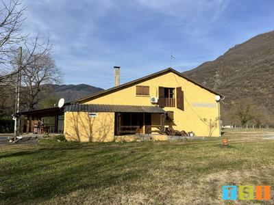 Maison - 228 m² - 5 pièces