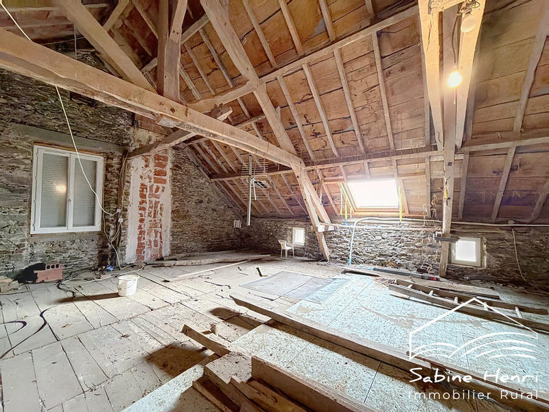 Maison - 223 m² - 8 pièces