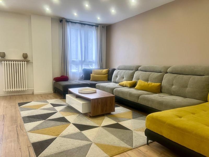 Appartement - 92 m² - 5 pièces