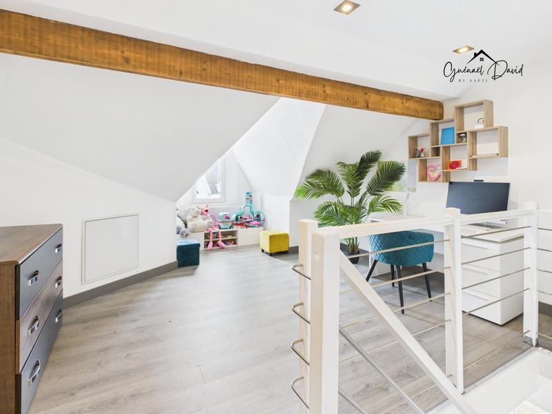 Maison - 182 m² - 8 pièces