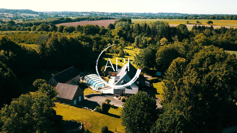 Maison ancienne - 250 m² - 7 pièces