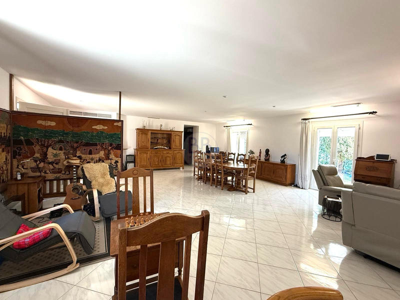 Villa - 187 m² - 5 pièces