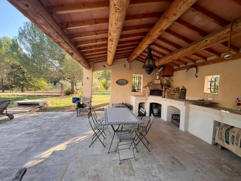 Villa - 269 m² - 8 pièces