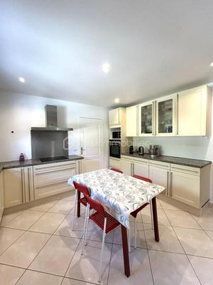 Pavillon - 146 m² - 6 pièces