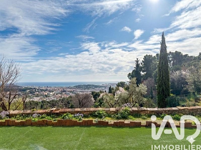 Appartement - 97 m² - 3 pièces