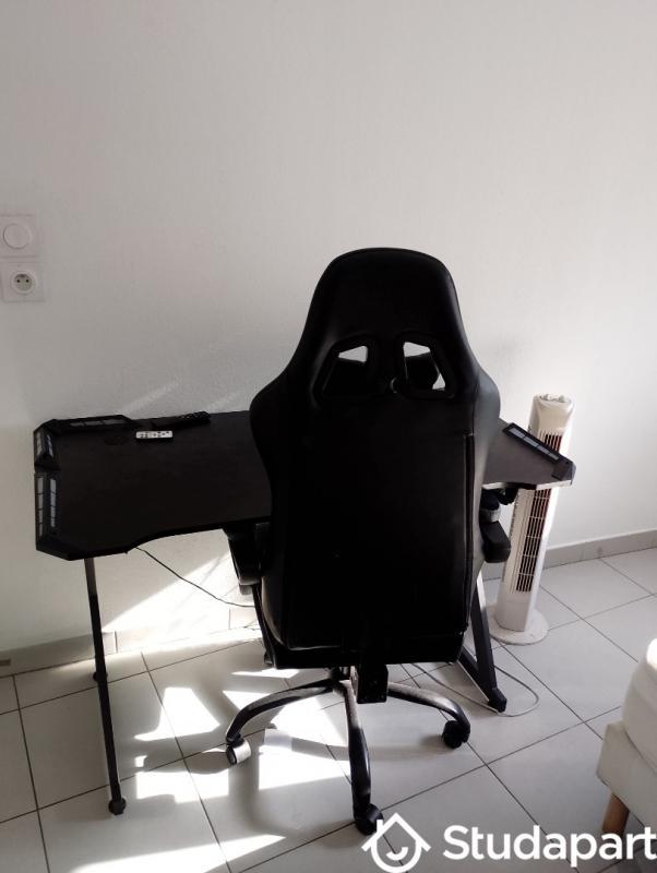 Chambre - 12 m² - 1 pièce