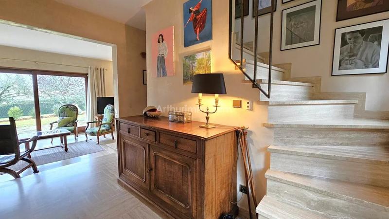 Maison - 180 m² - 7 pièces