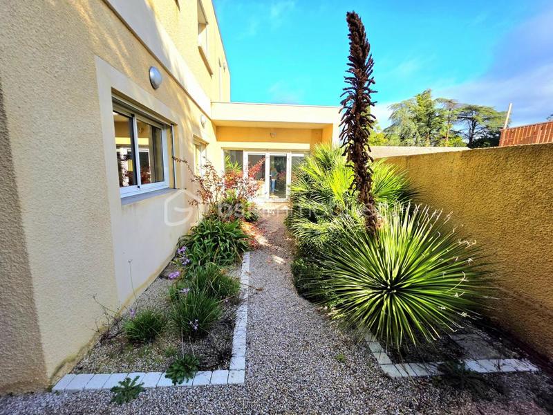 Immeuble - 261 m² - 8 pièces