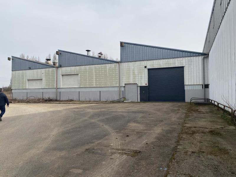 Entrepôt - 10 000 m²