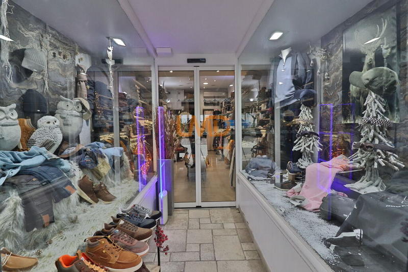 Local commercial - 60 m² - 4 pièces