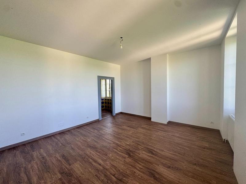 Maison - 273 m² - 6 pièces