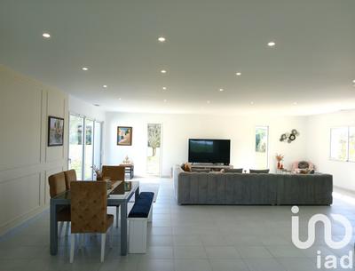 Maison - 207 m² - 5 pièces