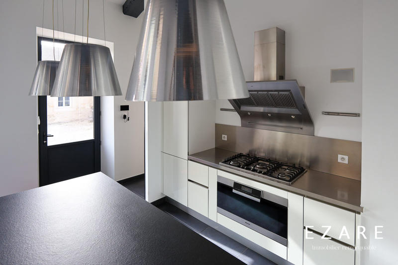 Maison - 261 m² - 9 pièces