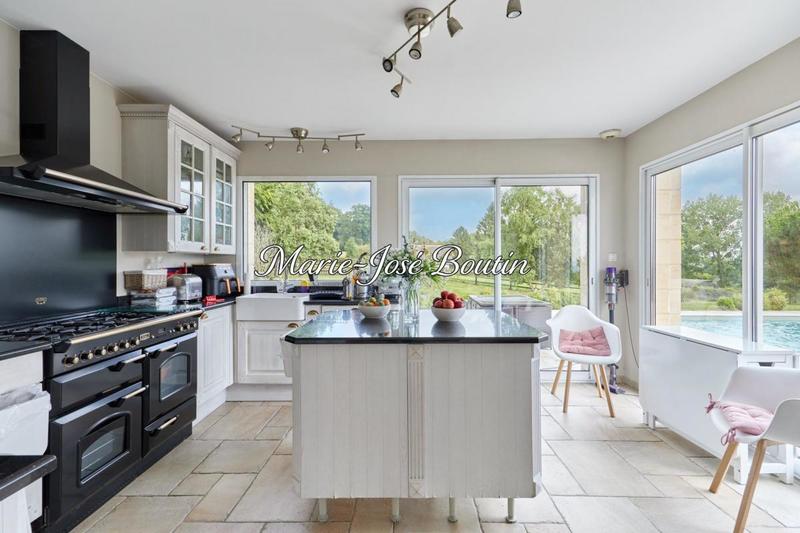 Maison - 230 m² - 7 pièces