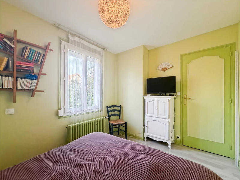 Maison traditionnelle - 138 m² - 9 pièces