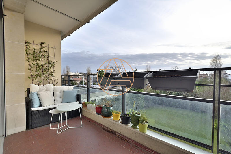 Appartement - 79 m² - 3 pièces