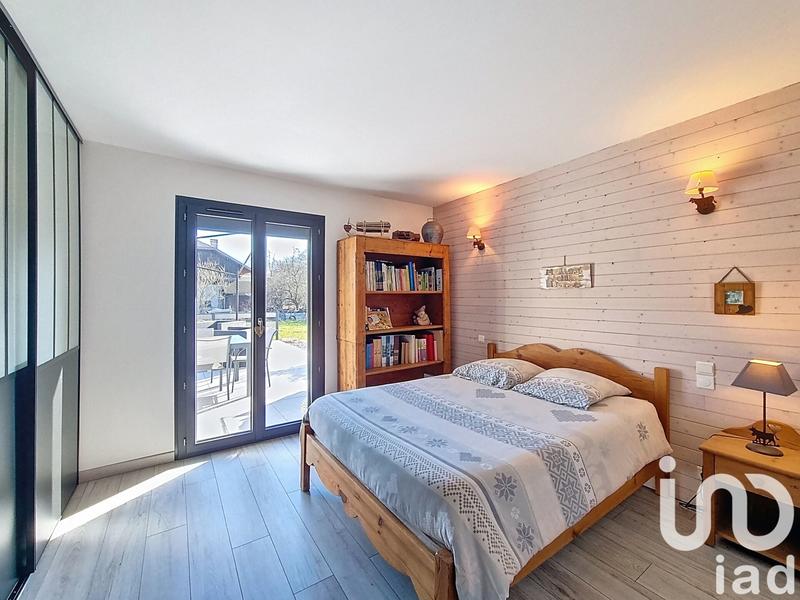 Maison - 198 m² - 9 pièces