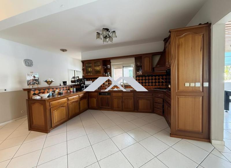 Maison ancienne - 300 m² - 10 pièces