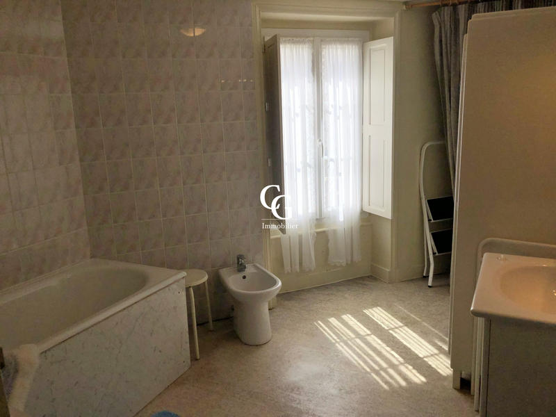 Maison ancienne - 242 m² - 11 pièces