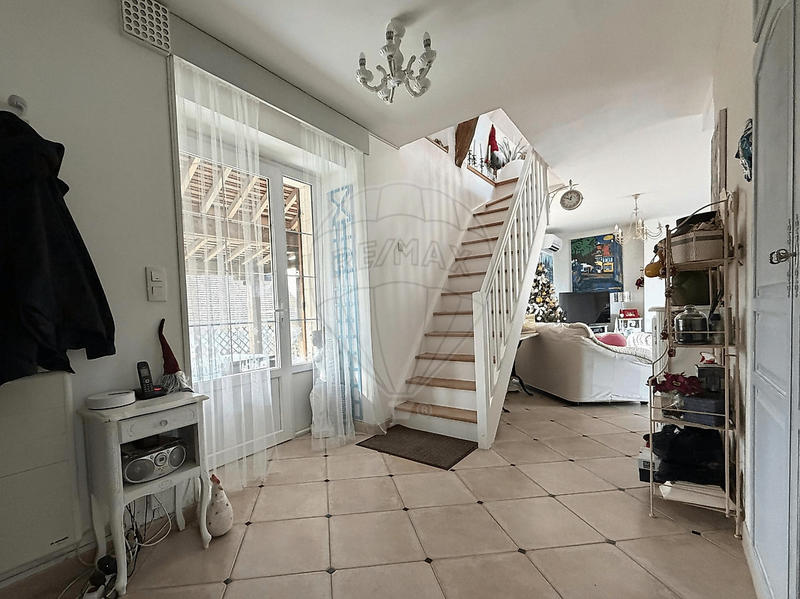 Maison - 186 m² - 6 pièces