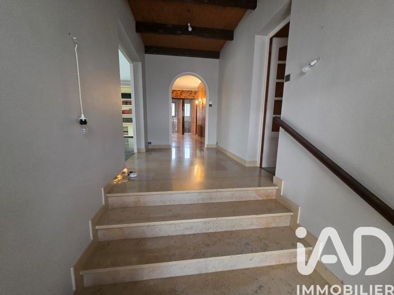 Maison - 209 m² - 7 pièces