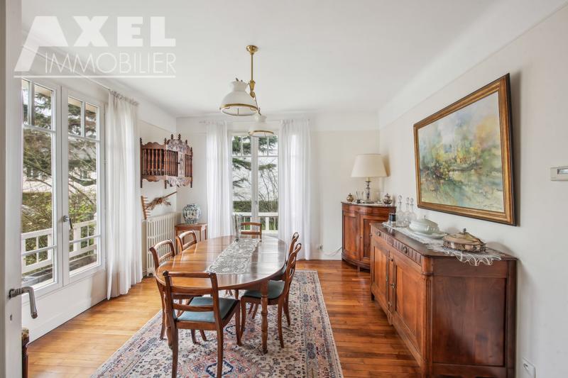 Maison - 212 m² - 6 pièces