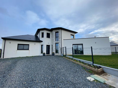 Maison - 167 m² - 6 pièces