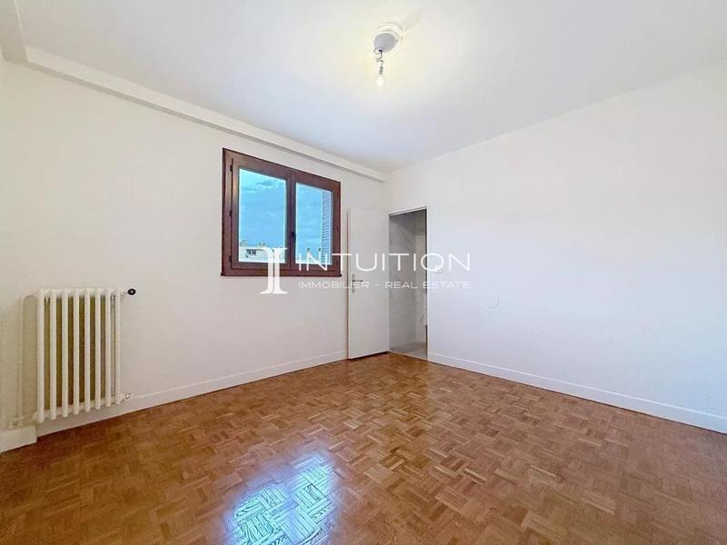 Appartement - 100 m² - 4 pièces
