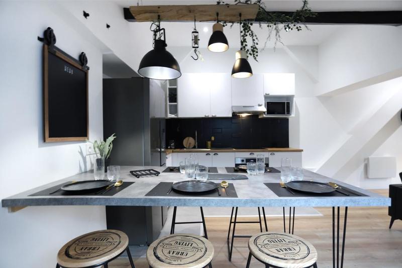 Appartement - 95 m² - 6 pièces