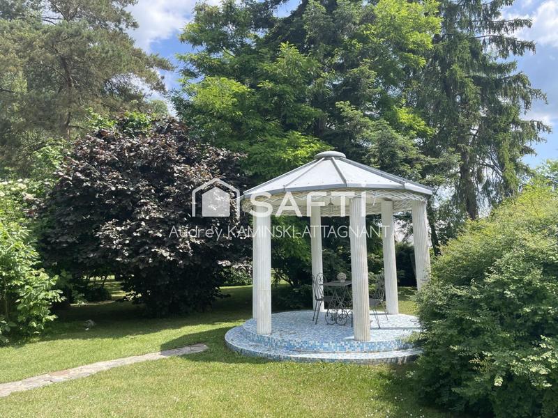 Maison de maîtres - 375 m² - 11 pièces