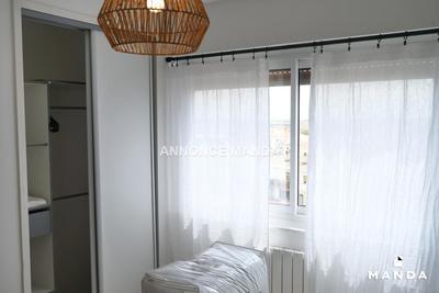 Chambre - 11 m² - 4 pièces