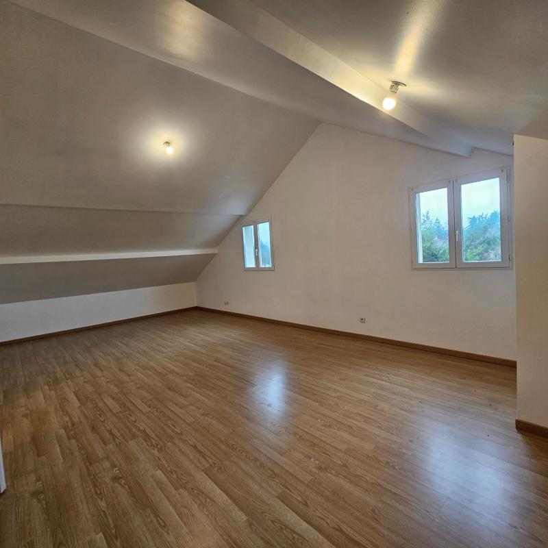Maison - 210 m² - 7 pièces
