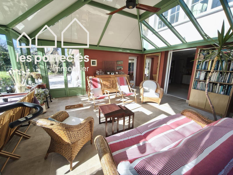 Villa - 268 m² - 10 pièces