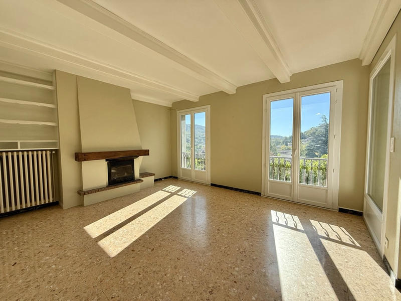 Maison - 231 m² - 10 pièces