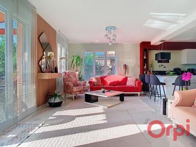 Maison - 122 m² - 5 pièces