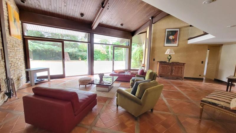 Maison - 290 m² - 10 pièces