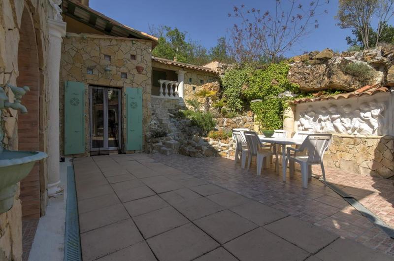 Demeure - 110 m² - 5 pièces