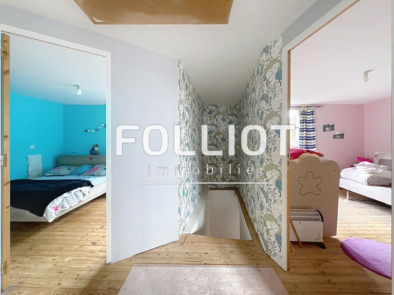 Maison - 180 m² - 8 pièces