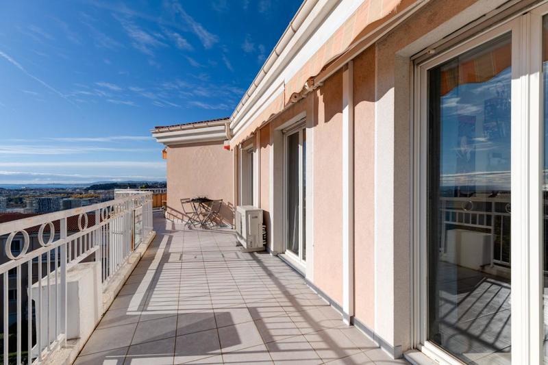 Appartement - 104 m² - 4 pièces