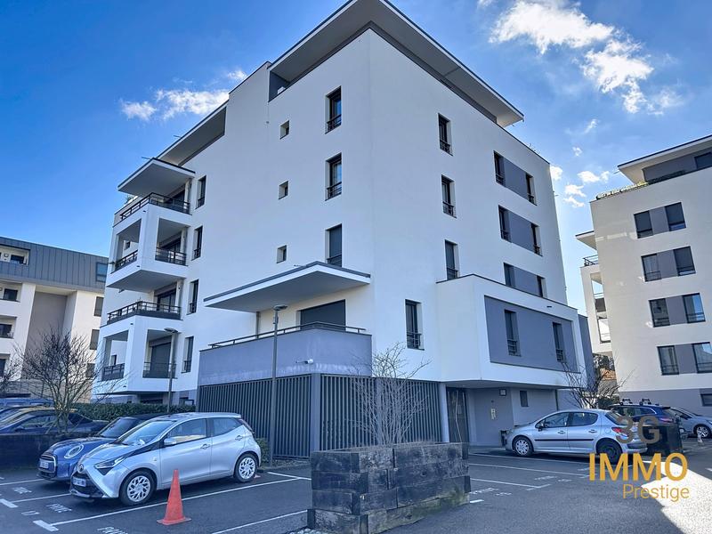 Appartement - 82 m² - 3 pièces