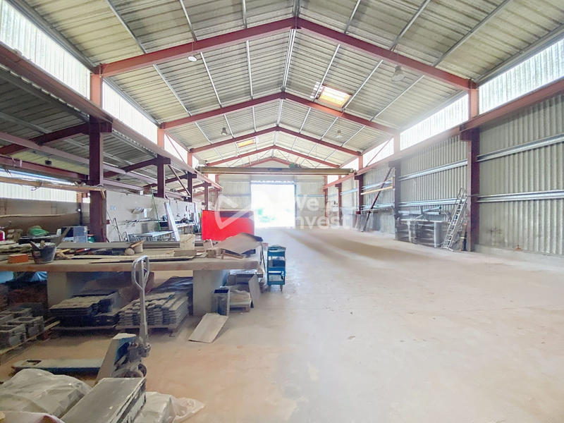 Local commercial - 840 m²