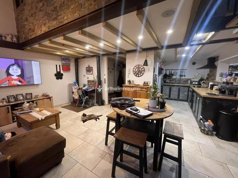 Immeuble - 214 m² - 6 pièces