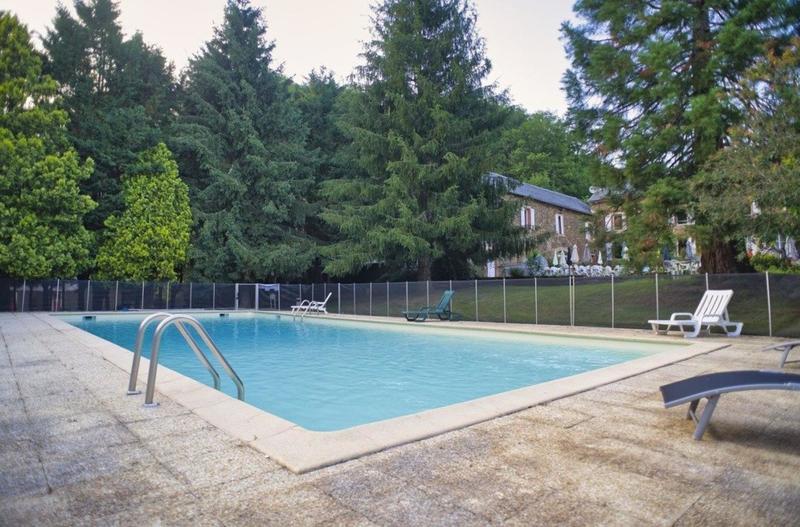 Maison - 447 m² - 16 pièces