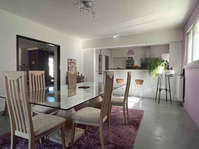 Maison - 210 m² - 7 pièces