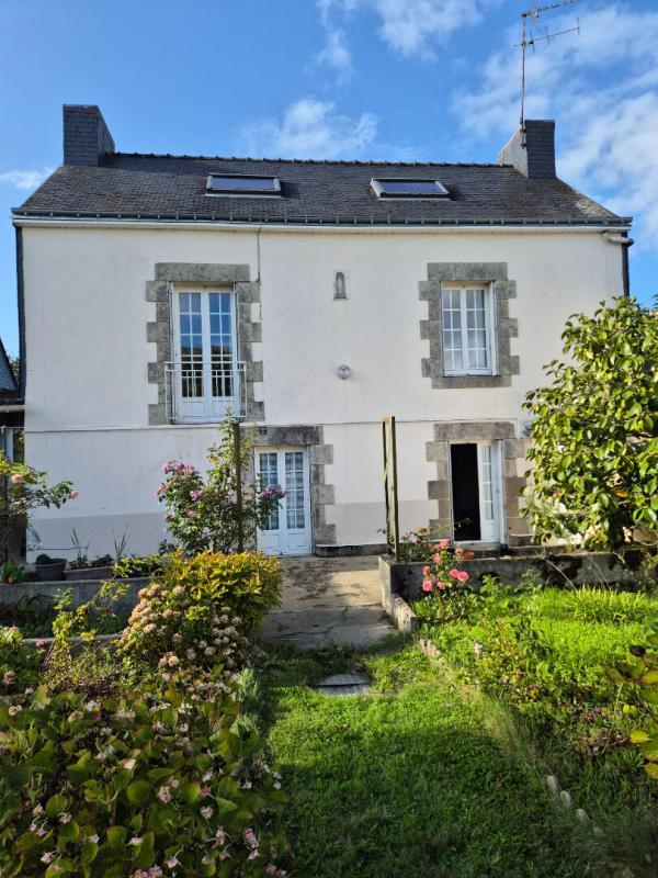 Maison - 95 m² - 5 pièces